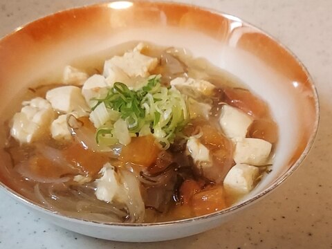 酸辣湯風☆もずく酢を使ったトマトと豆腐の旨煮